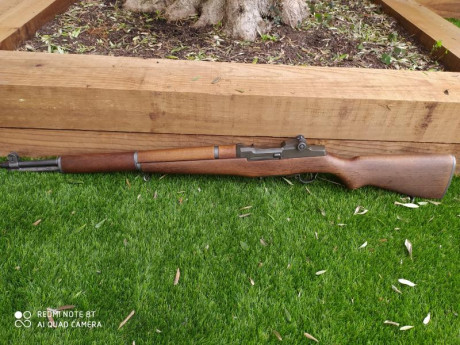   Buenas tardes

Pongo a la venta un rifle M1 Garand calibre 30-06.

Fabricado por Springfield Armory 01