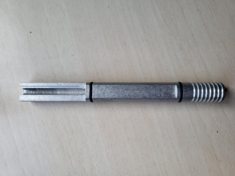Vendo guía baqueta anschutz, nunca se uso, me costo 45€ lo vendo por 30€

Saludos 00