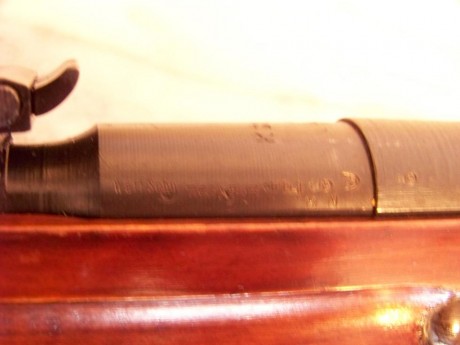 Recientemente adquirí un mosin nagant, y revisándolo palmo a plamo he visto diversos marcajes tanto en 81