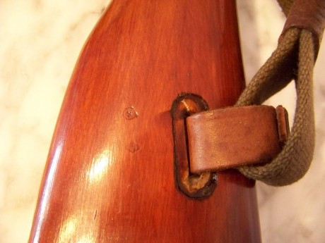 Recientemente adquirí un mosin nagant, y revisándolo palmo a plamo he visto diversos marcajes tanto en 102