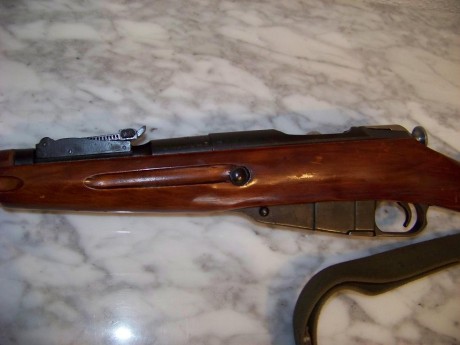 Recientemente adquirí un mosin nagant, y revisándolo palmo a plamo he visto diversos marcajes tanto en 101