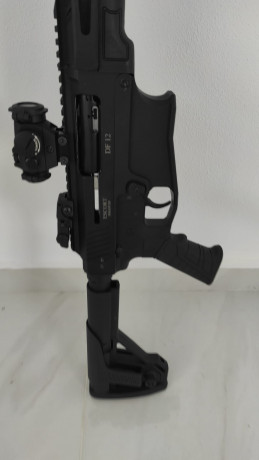 Escopeta semiautomática Hatsan DF12 de 12g estilo AR15. El estado de esta arma es como nueva. 

Funciona 01