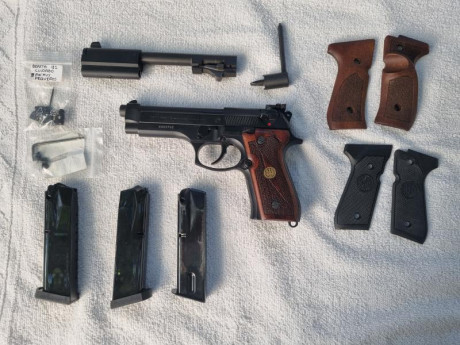 Vendida BERETTA 92 del calibre 9x19 mm. en buen estado con kit de 7 1/4 de pulgadas según  me contaron 02