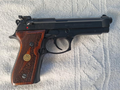 Vendida BERETTA 92 del calibre 9x19 mm. en buen estado con kit de 7 1/4 de pulgadas según  me contaron 00