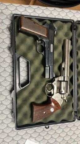 Se vende Pistola BROWNING 9 mm 350 €

Revolver Colt Trooper 357 precio 250€ 02