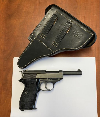 En venta Walter P38. 
Con funda piel de la época
Tres cargadores ( uno en la bolsa sin desprecintar ).
Se 00