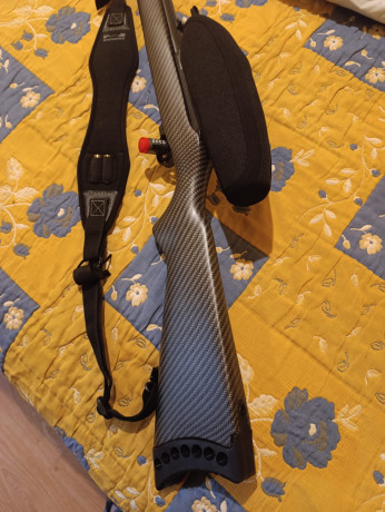 Vendo Carabina Ruger con hidroimpresion, no  es de c-argadores, las balas se meten, en un tubo debajo 12