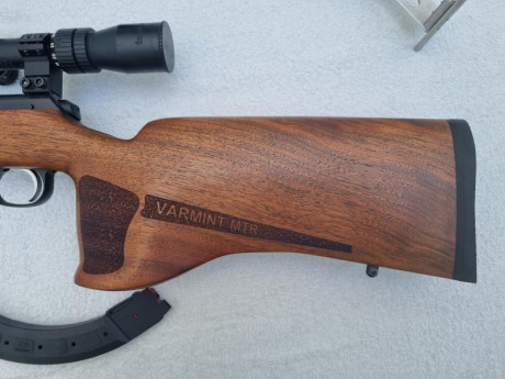 Vendo carabina CZ 457 VARMINT MTR del 22 lr con unos 500 disparos (de reestreno) con dos cargadores uno 10