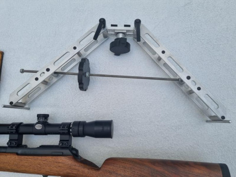 Vendo carabina CZ 457 VARMINT MTR del 22 lr con unos 500 disparos (de reestreno) con dos cargadores uno 32