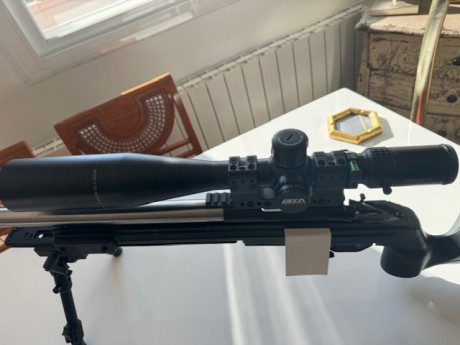   Se vende, reestreno, sin marcas ni golpes, caja original, usado muy poco en 22 lr, Delta Optical Stryker 02
