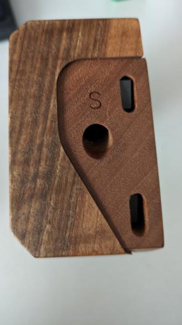 Pongo a la venta esta cacha PARDINI SP22, de diestro, talla S. Sin tocar, apenas un pequeño rebaje en 10
