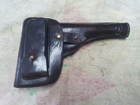 Lo dicho; se vende una Esperanza y Unceta de 1925, militar y en muy buen estado. Se vende con un cargador. 10