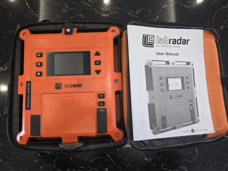 Vendo labradar en perfecto estado de funcionamiento,  lleva funda original, pieza para orientar a Diana 02