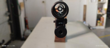 Vendo está carabina anschutz 335 con diopter y miras de recambio. 240€ 01