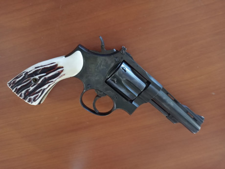Magnífico revolver llama 22LR bien conservado y poco usado por solo 250€ está en Murcia, no cambios con 00