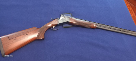 Perazzi modelo MX8 Trap calibre 12, longitud de cañón 75 cm , con chockes intercambiables, afrezco con 02