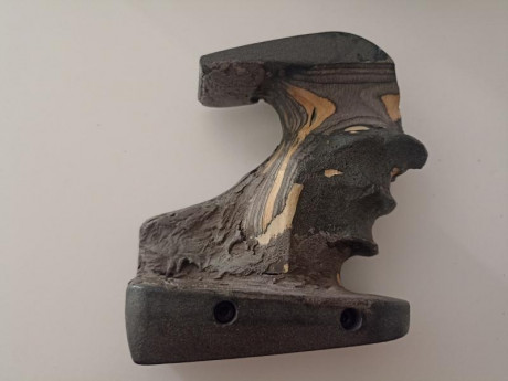 Vendo cacha walther SSP muy retocada.
Talla M, para realizar modificaciones y experimentos.

70 euros 01