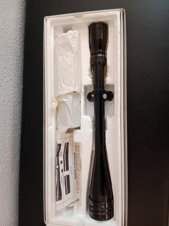 En muy muy buen estado. Calidad óptica y mecánica japonesa. Viene en su caja original con accesorios (tapas 01