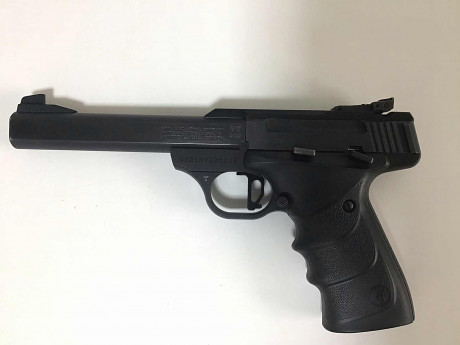 Hola a todos. Vendo Browning Buck Mark STD URX del 22. La pistola tiene dos años y se ha hecho un uso 01