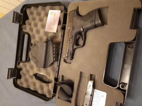 Se vende mp9 compac.
450e incluye portes.
Con maleta original y funda porte.
Guiada en F.
Escucho ofertas. 01