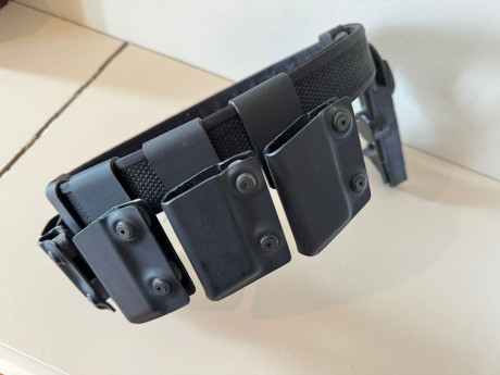 Vendo para pistolas tipo 1911 monohilera; STI, SPS, SPS, etc... monohilera.

Cinturón Blackscorpion, más 01
