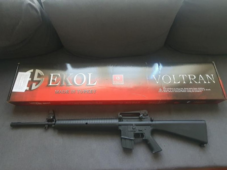 Vendo carabina aire comprimido Ekol M 550. Calibre 5.5. 20 julios. Cañón acero estriado. Asidero y alza 01