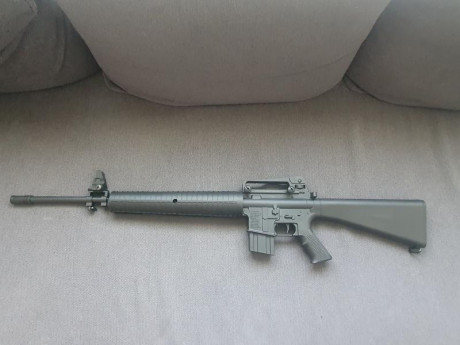 Vendo carabina aire comprimido Ekol M 550. Calibre 5.5. 20 julios. Cañón acero estriado. Asidero y alza 10