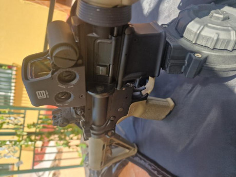Con todo el dolor vendo mi Ar15 de colt por no darle ningún uso, no tiene más de 150 disparos realizados. 22