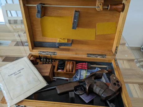 Buenas, se vende pistola libre TOZ35, con empuñadura Morini de ZURDO en su maletín original en perfecto 01