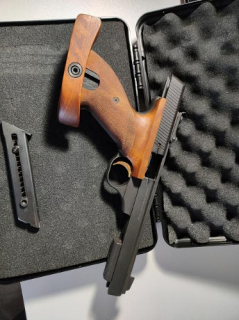 Lo dicho por cambio de proyecto vendo mi magnifica pistola BROWNING INTERNATIONAL del calibre 22 LR en 02
