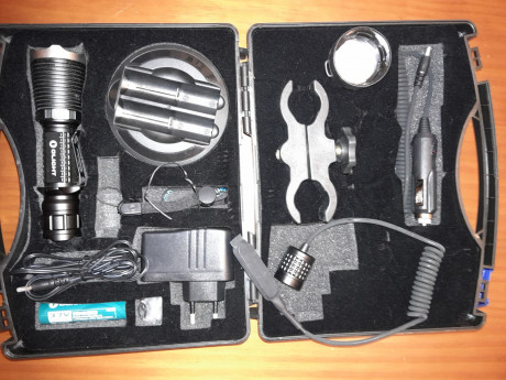 Se puede cerrar
* Monocular nocturno NH-1 de 6x50 NACHTJÄGER
*Linterna Uniquefire T50 de 940nn (invisible) 02