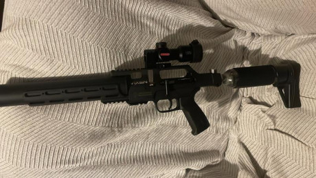 Vendo carabina para agenciarme una semi 
Lleva funda original y tres cargadores 
Precio 760€ envió incluido 00