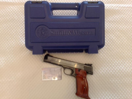 venta de una magnifica pistola S&W Model 41 del 22 lr. Se trata de un arma de una calidad que difícilmente 00