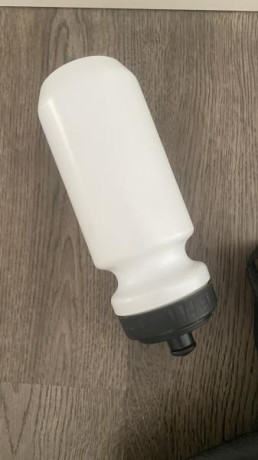 Vendo Bolso tiro XL Professional CED 

El bolso esta usado, buen estado excepto dos descosidos que tiene 22