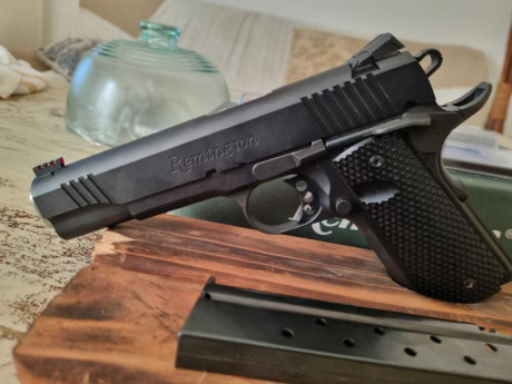  20230815_201222.jpg Hola vendo Pistola Remington R1 1911 calibre 9mmpb prácticamente nueva muy pocos 11