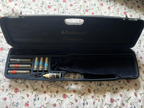 Vendo escopeta BETTINSOLI TRAP SV TALENTO, calibre 12/76, cañón de 76 cm, chokes intercambiables y prolongadores 10