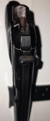 Pistola FEG, calibre 9 Corto, con dos cargadores, buen estado general.
Precio 150 euros, más portes si 00