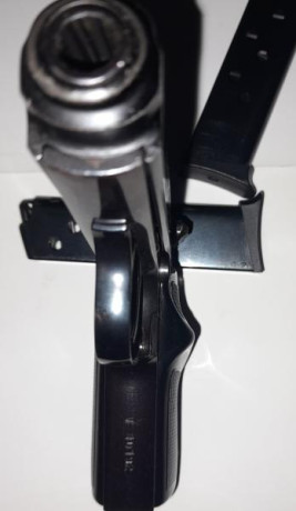 Pistola FEG, calibre 9 Corto, con dos cargadores, buen estado general.
Precio 150 euros, más portes si 12