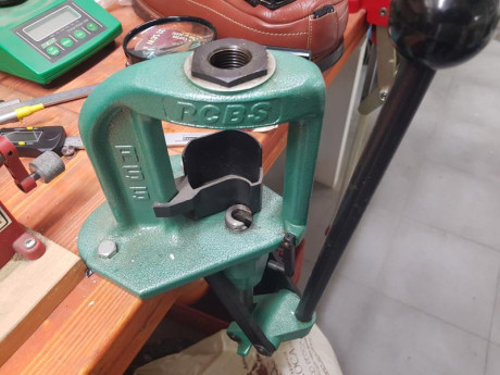 Un compañero vende una prensa de recarga RCBS Reloader Special 5 en perfecto estado y sin homologacion 00