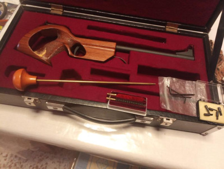 Se vende pistola Pardini libre, por lesión en la mano, muy precisa, y ligera,la cacha es la pequeña.250€ 30