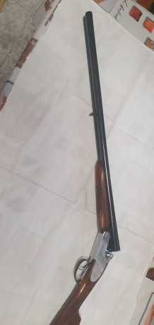 Muy buenas.
Un compañero vende dos escopetas.
Se trata de una paralela Hnos. ZABALA del 12 y una superpuesta 00