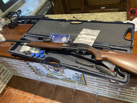 Vendo escopeta con plomeo y baleó perfecto, por exceso de armas.
750, Talavera de la Reina. 01