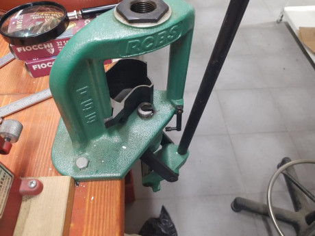 Un compañero vende una prensa de recarga RCBS Reloader Special 5 en perfecto estado y sin homologacion 10