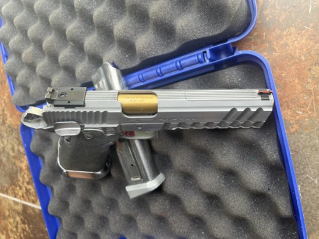 Infinity hybrid del 9 para. Prácticamente nueva ya que es la que tengo de repuesto. 2 cargadores Infinity. 01