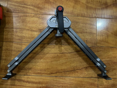 Vendo bipode FCS25 para F Class y precision.
Precio (Madrid ) con uno adaptador más gastos si los hubiera.
Hay 00