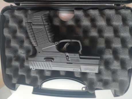 Vendo walther PPS 9 mm está impecable como nueva con dos cargadores, en caja con factura, mando fotos. 01