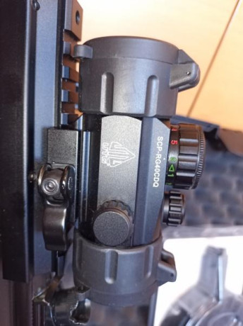 Carabina 22LR GSG-5 (MP5)
2 cargadores+sujetador de cargadores
1 cargador 110 cartuchos
1 bípode
1 Agarradera 11