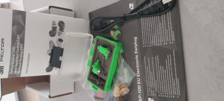 vendo 
3M Peltor EEP-100 EU Tapones electrónicos
nuevos 
precio 260 € portes incluidos 00
