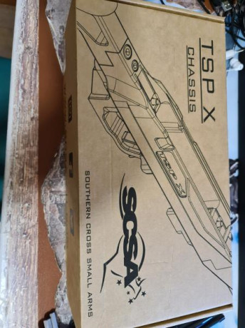Un amigo que ha vendido su TIkka T1 vende un CHASIS TSP X  de la casa australiana SCSA, sin desprecintar 01