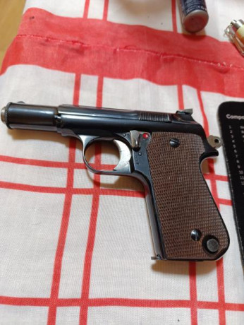 Hola.  Vendo este arma, dos cargadores, guiada en "F", caja original  con su libro de instrucciones. 12